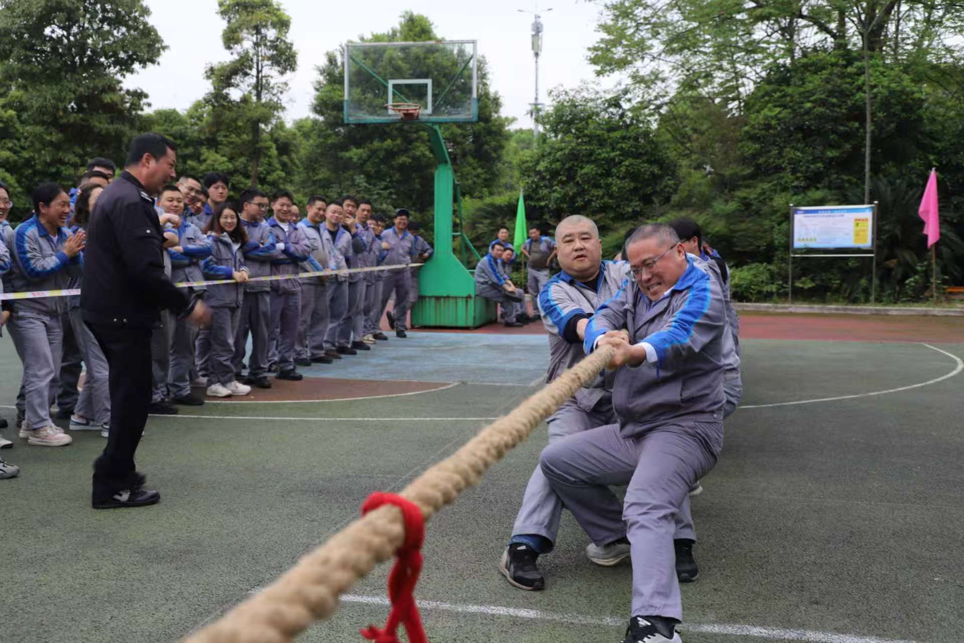 凝心聚力  “绳”采飞扬——公司举办建厂86周年职工拔河比赛 开云集团官网首页-开云（中国）
集团