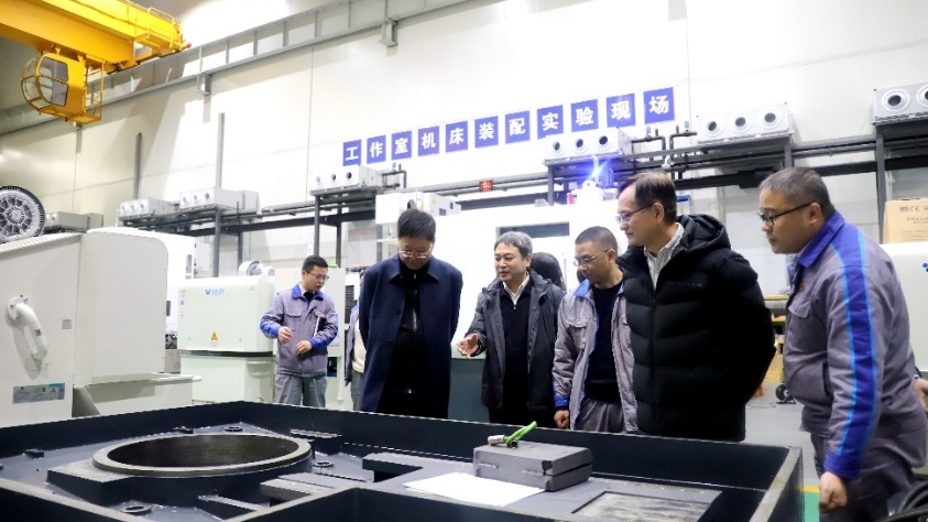“重庆智能制造装备技术路径与发展战略研究”项目组前往开云集团官网首页-开云（中国）
集团调研